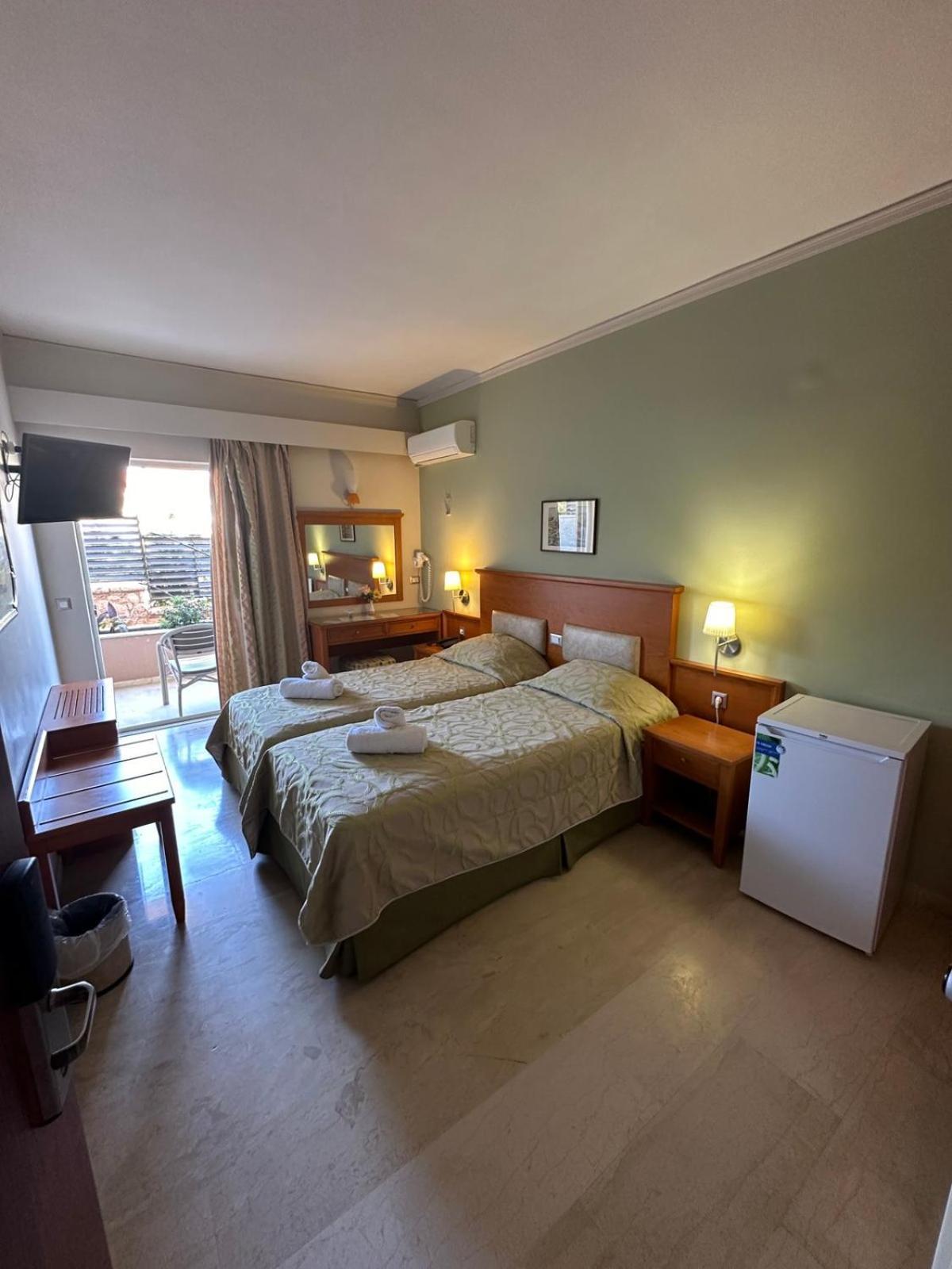 טולון Paradise Lost Hotel-Apartments מראה חיצוני תמונה