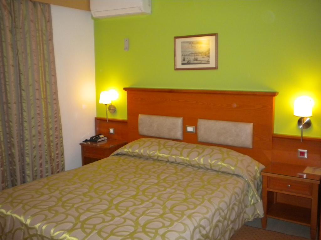 טולון Paradise Lost Hotel-Apartments מראה חיצוני תמונה