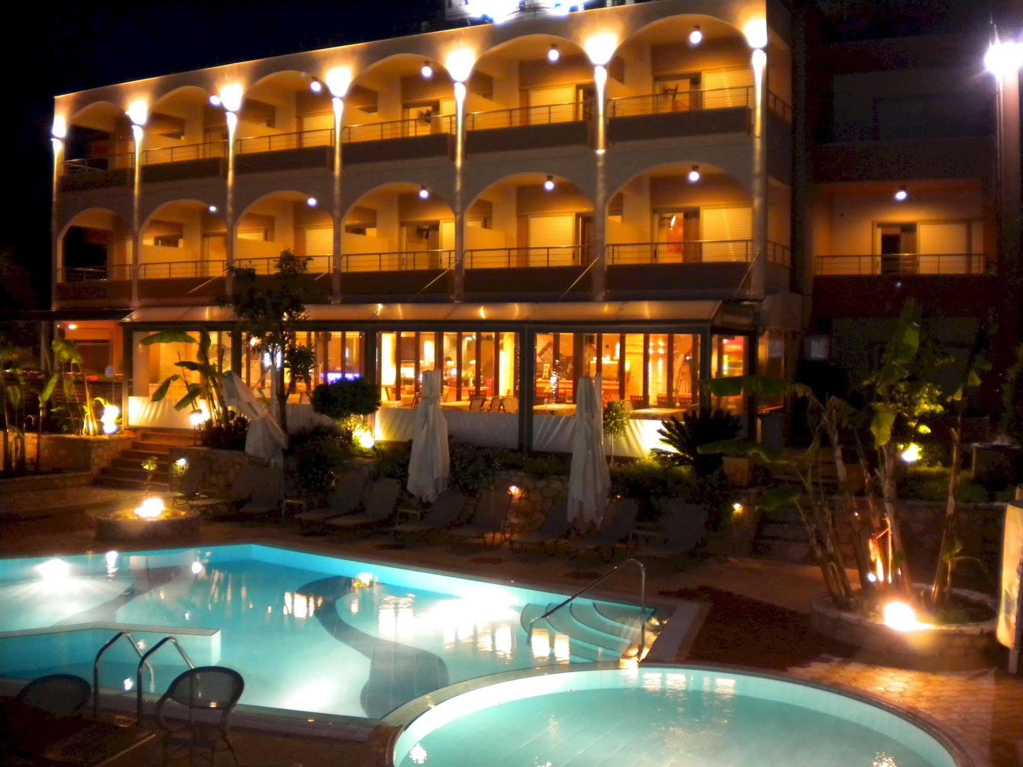 טולון Paradise Lost Hotel-Apartments מראה חיצוני תמונה